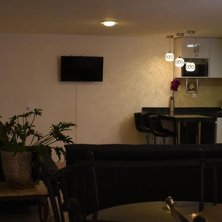 Departamento Alejandro - Completo Y Amplio Departamento En Una Zona Muy Tranquila De La Cdmx Città del Messico Esterno foto